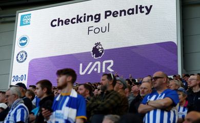 Checagem do VAR em jogo Brighton & Hove Albion x Chelsea
 15/5/2024    Action Images via Reuters/Paul Childs