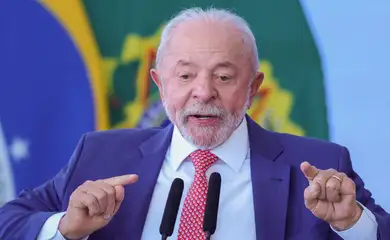 Brasília (DF) 20/05/2026 - Presidente Luiz Inácio Lula da Silva, acompanhado da primeira-dama, Janja Lula da Silva, do presidente do STF, Edson Fachin, e do presidente da Câmara, Hugo Motta, participa da cerimônia de 100 dias do Pacto Nacional Brasil Contra o Feminicídio  Foto: Fabio Rodrigues-Pozzebom/ Agência Brasil