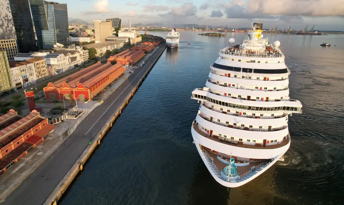 Movimento de navios de cruzeiros no Porto do Rio na segunda quinzena de dezembro. Foto: PortosRio/Divulgação