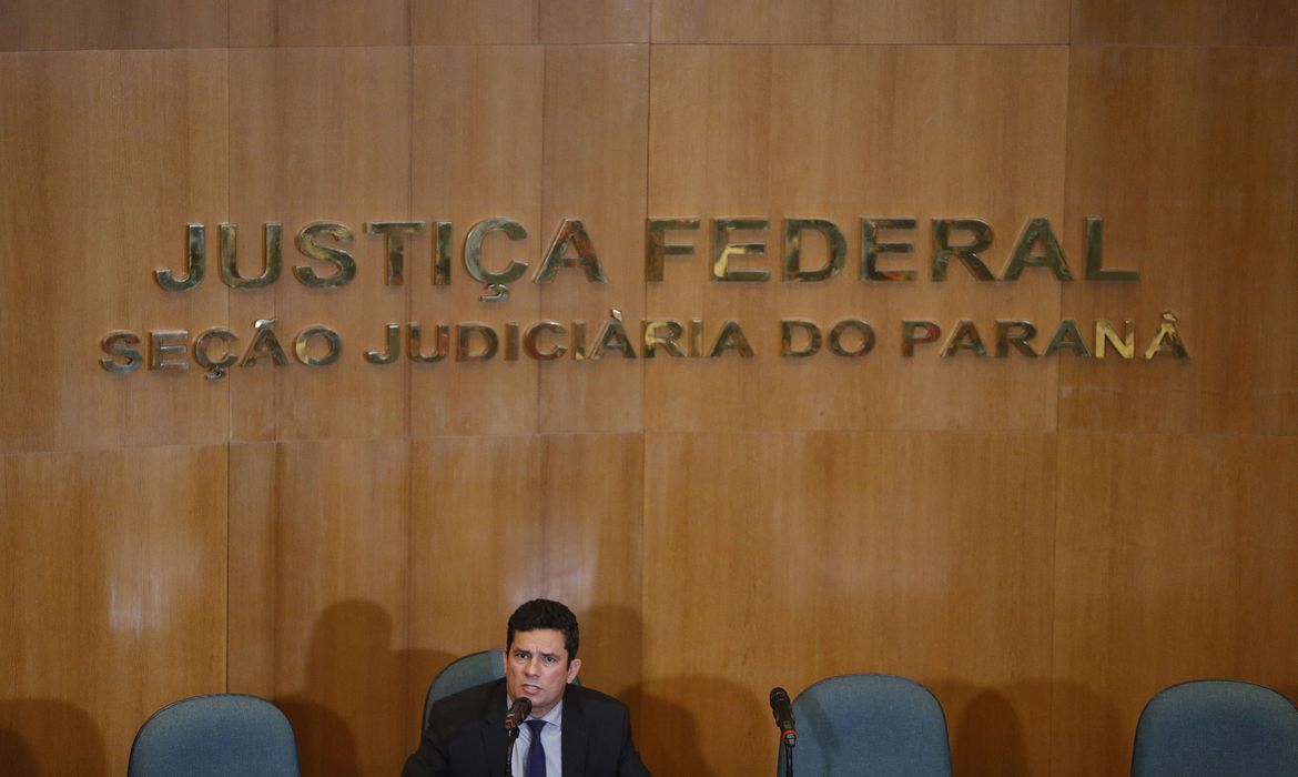 Futuro ministro da Justiça, Sergio Moro concede primeira entrevista coletiva