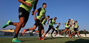 Treino do Botafogo no Estádio Nilton Santos