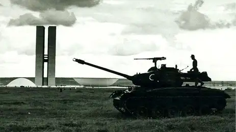 Brasília (DF) - Tanque circulando em Brasília durante a ditadura. Foto: Arquivo Nacional/Divulgaçāo