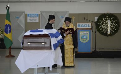 Rio de Janeiro - Cerimônia fúnebre do embaixador da Grécia no Brasil, Kyriakos Amiridis, na Base Aérea do Galeão (Tânia Rêgo/Agência Brasil)