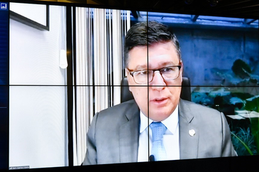 Inclusão de jornalista como microempreendedor individual segue para a Câmara. O senador Carlos Viana (PSD-MG) foi o relator da proposta do senador Veneziano Vital do Rêgo (MDB-PB).