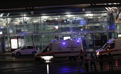 Dupla explosão em aeroporto de Istambul