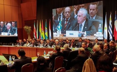 O presidente Michel Temer durante sessão plenária de abertura da Cúpula dos Presidentes do Mercosul, Estados Associados e Convidados Especiais, em Assunção (Paraguai).