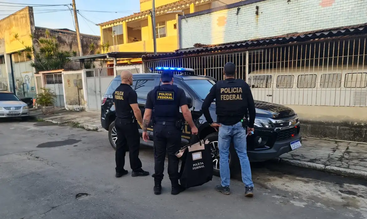 Operação da PF contra pornografia infantil