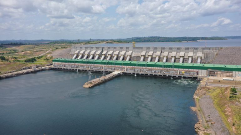 A Usina Hidrelétrica de Belo Monte é uma usina hidrelétrica brasileira da bacia do Rio Xingu, próximo ao município de Altamira, no norte do estado Pará