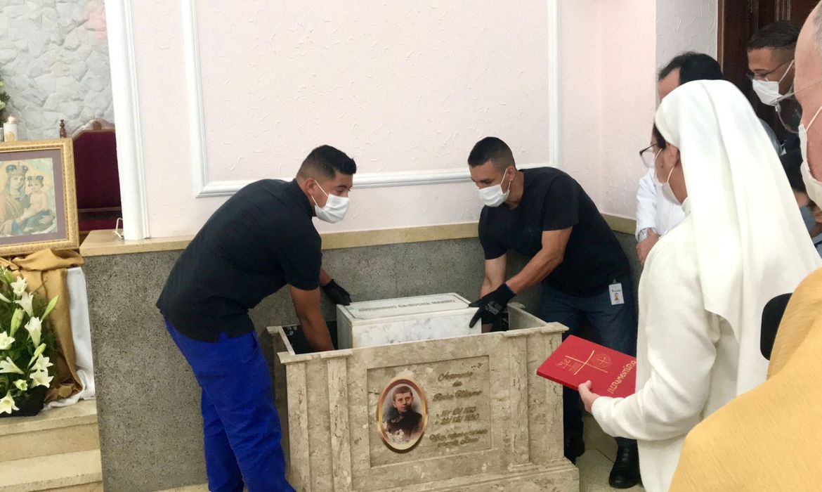 Restos mortais de Antoninho da Rocha Marmo são transferidos para São José dos Campos 

Em processo de canonização, o possível santo morreu aos 12 anos