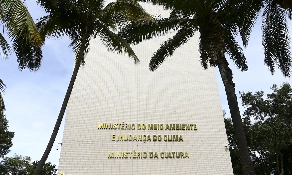 Marcelo Camargo/Agência Brasil Brasília (DF), 10/04/2023 - Fachada do ministério da Cultura e ministério do Meio Ambiente e Mudança do Clima.