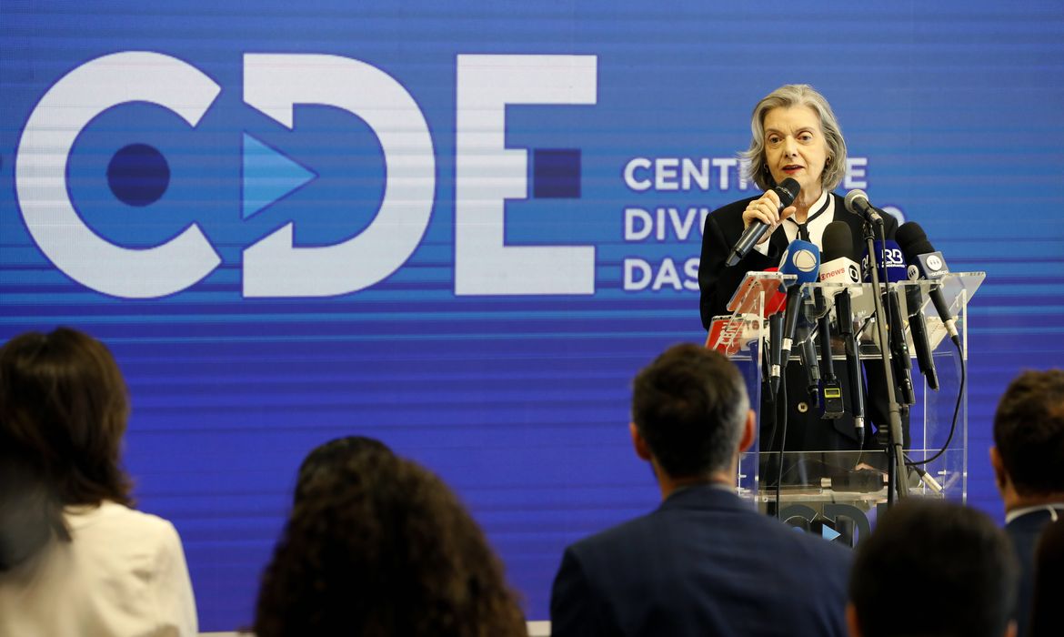 Brasília (DF), 27/10/2024 - Presidente do TSE Carmem Lúcia faz pronunciamento no CDE 2024 - 2º turno das eleições 2024. Foto: Alejandro Zambrana/Secom/TSE