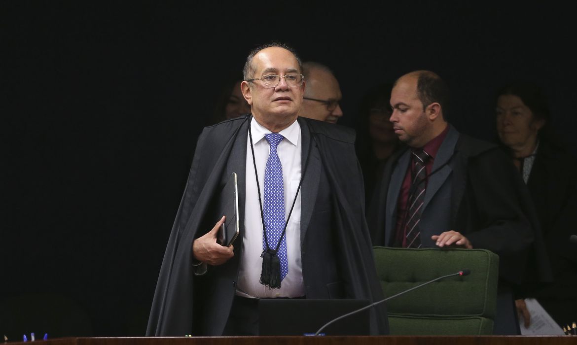 Ministro do STF Gilmar Mendes durante sessão plenária da Segunda Turma para julgamento de recurso que questiona a liberdade concedida a José Dirceu, e inquérito contra o senador Aécio Neves, entre outros processos. 