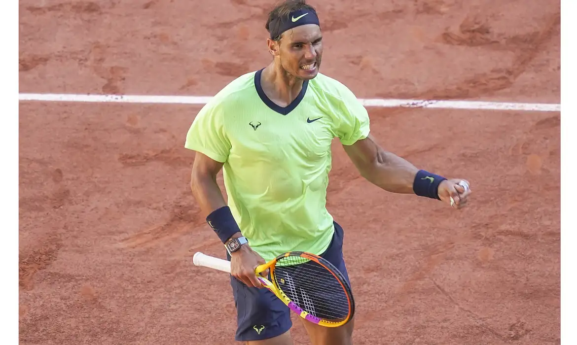 Nadal vence na estreia em Roland Garros