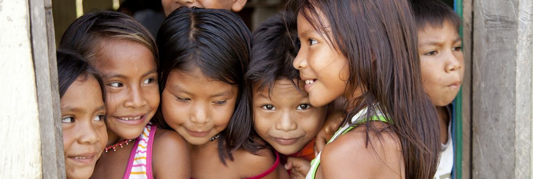 Crianças do povo Munduruku, na Aldeia Sawré Muybu, na beira do Tapajós