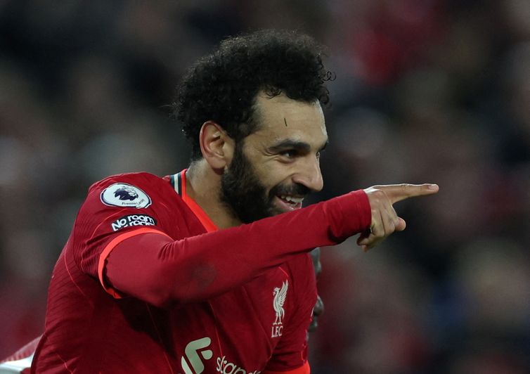 Salah põe fim às especulações e renova contrato com o Liverpool