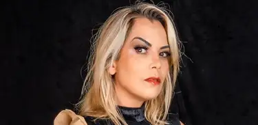 Georgia W. Alô, cantora