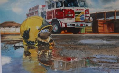 Exposição no Centro de Atendimento ao Turista na Praça dos 3 Poderes, mostra rotina dos bombeiros pintada em aquarela.