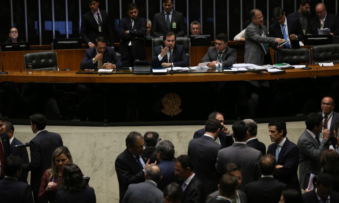 Brasília - Plenário da Câmara durante análise  do Projeto de Lei 4567/16, do Senado, que desobriga a Petrobras de ser operadora exclusiva do pré-sal (Fabio Rodrigues Pozzebom/Agência Brasil)