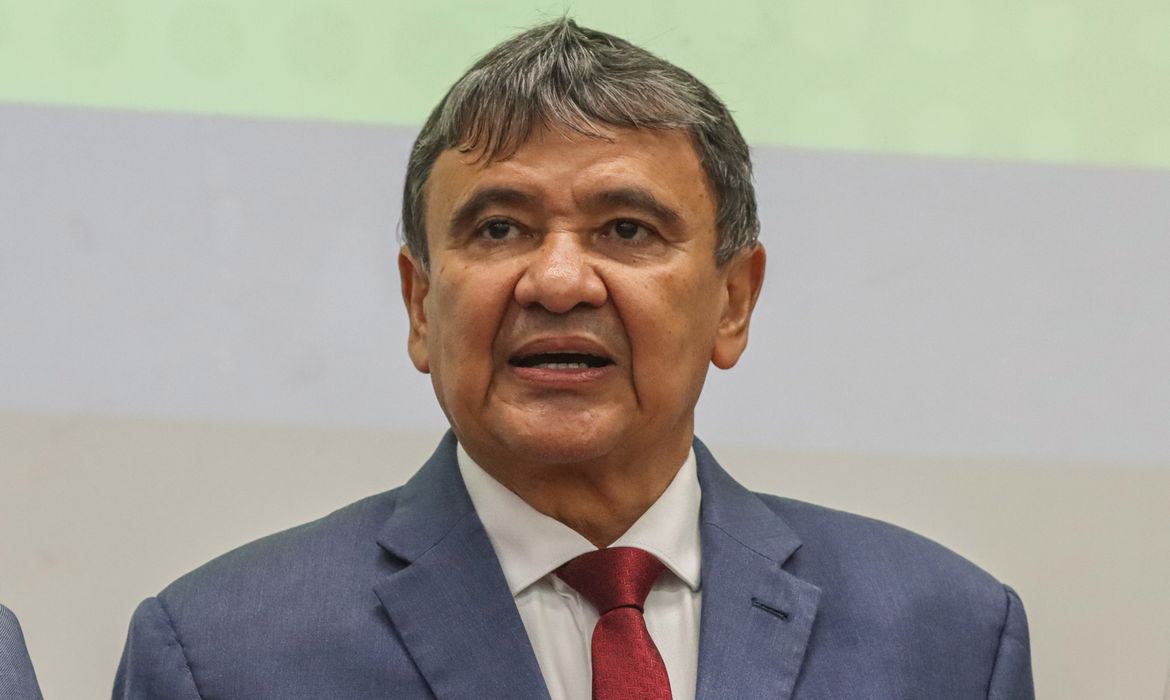 Valter Campanato/Agência Brasil Brasília (DF) 20/09/2023 – O ministro Wellington Dias, durante lançamento do programa Quintais Produtivos das Mulheres Rurais. A iniciativa, que prevê 90 mil quintais produtivos estruturados no país até 2026, foi criada pelo presidente Lula em resposta às reivindicações da Marcha das Margaridas
Foto: Valter Campanato/Agência Brasil