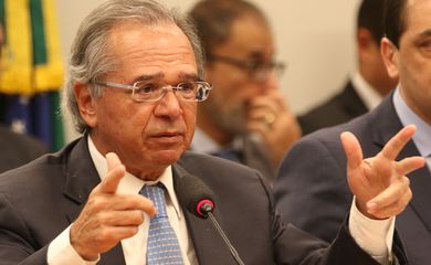 O ministro da Economia, Paulo Guedes, durante audiência pública na Comissão Mista de Orçamento. Guedes fala sobre o projeto de Lei de Diretrizes Orçamentarias (LDO) 2020.