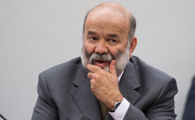 O tesoureiro do PT, João Vaccari Neto, presta depoimento na CPI da Petrobrás, na Câmara dos Deputados (Marcelo Camargo/Agência Brasil)