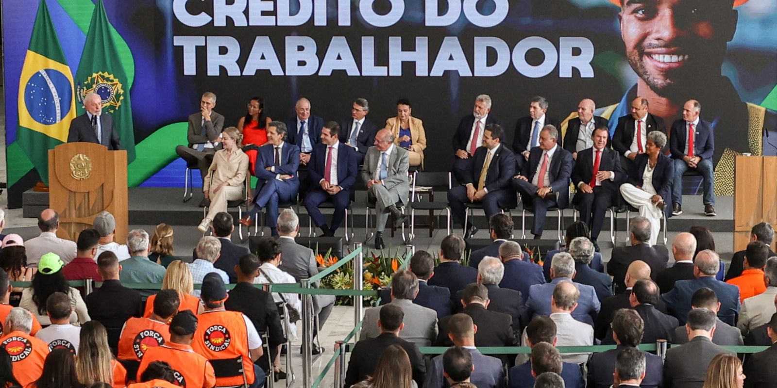 Lula autoriza uso do eSocial para ofertar consignado a empregados CLT Lula autoriza uso do eSocial para ofertar consignado a empregados CLT