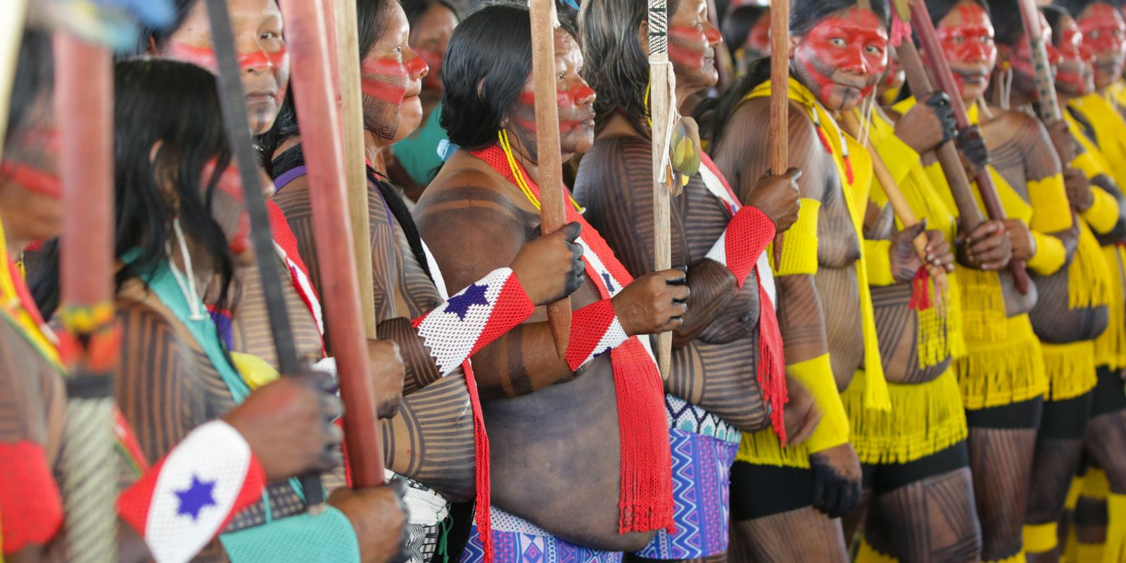 Câmara realiza sessão em homenagem à Marcha das Mulheres Indígenas