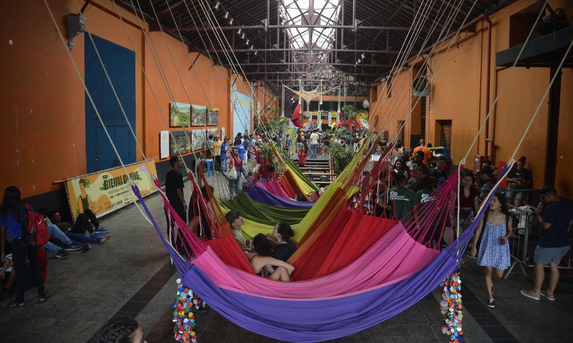 13ª Bienal da UNE acontece na Lapa, região central do Rio de Janeiro