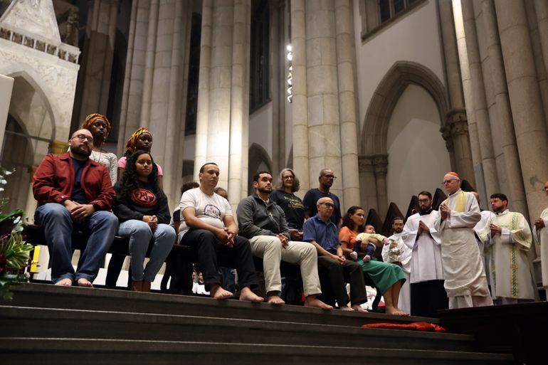 São Paulo (SP) 17/04/2025 - Na semana de Páscoa, Missa da Eucaristia e Lava-pés na Catedral Metropolitana - Catedral da Sé, com o  Cardeal Dom Odilo Scherer. Foto: Paulo Pinto/Agencia Brasil