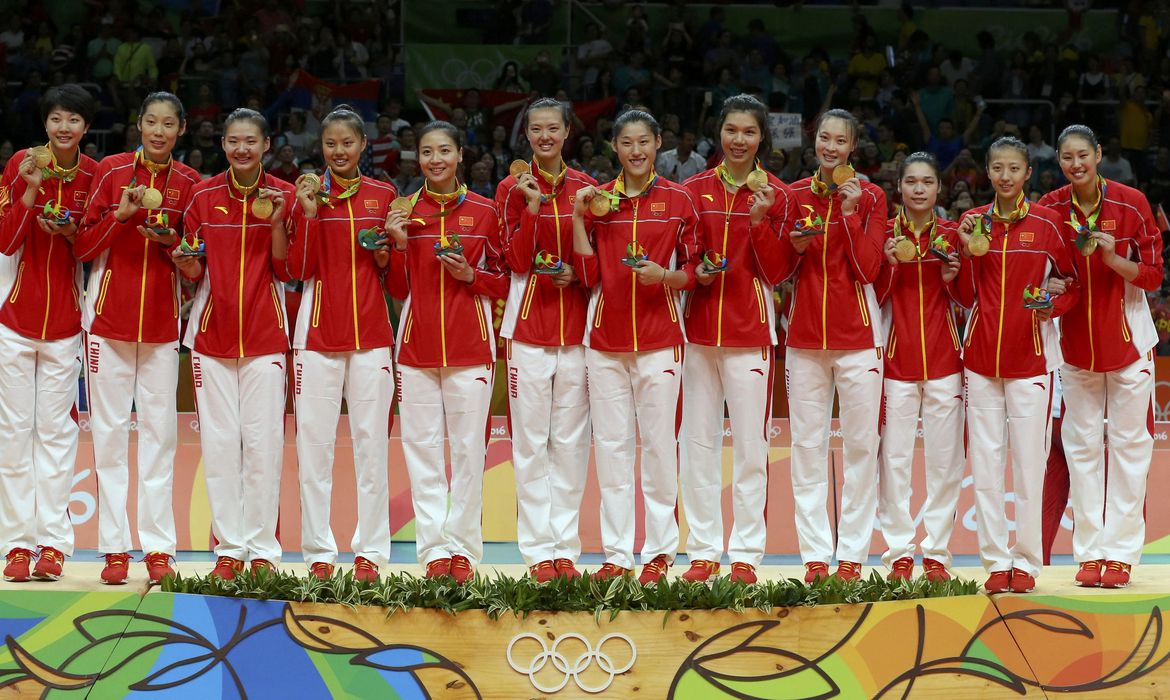 Equipe da China vence a Sérvia e conquista medalha de ouro no vôlei feminino