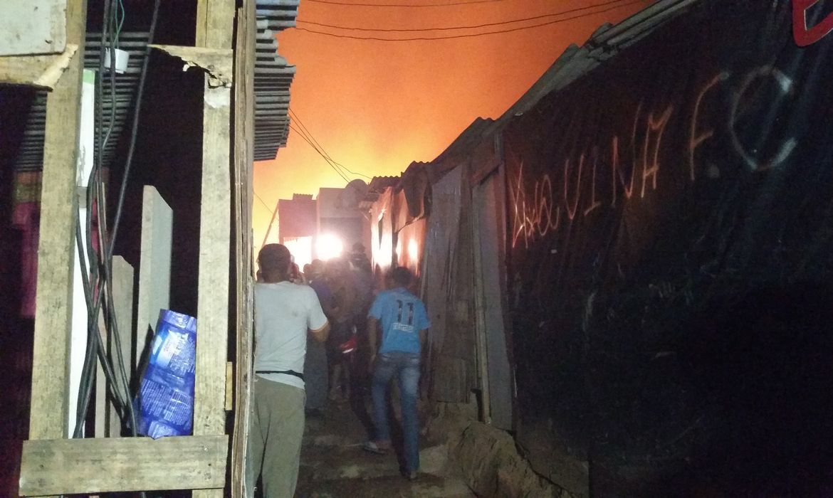 As causas do incêndio na favela de Osasco ainda não foram divulgadas