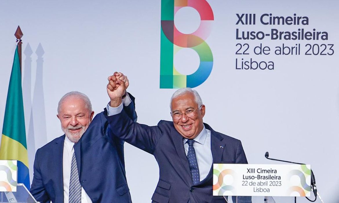 Lisboa (PT) 22/04/2023 - O presidente Luiz Inácio Lula da Silva (e) e o primeiro-ministro de Portugal, António Costa (d), durante a XIII Cimeira Luso-Brasileira.
Foto: Ricardo Stuckert/PR
