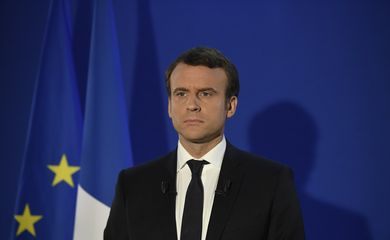 Emmanuel Macron discursa após vencer os segundo turno das eleições francesas