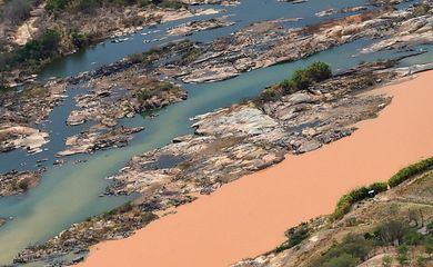 Resplendor (MG) - Imagem aéra mostra a a lama no Rio Doce, na cidade Resplendor ( Fred Loureiro/ Secom ES)