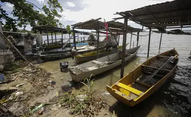 Maceió (AL) 18/12/2023 – barcos ancorados nas margens da lagoa. A pesca na região foi probida após rompimento da mina n°18 da mineradora Baskem na lagoa de Mundaú.
Foto: Joédson Alves/Agência Brasil