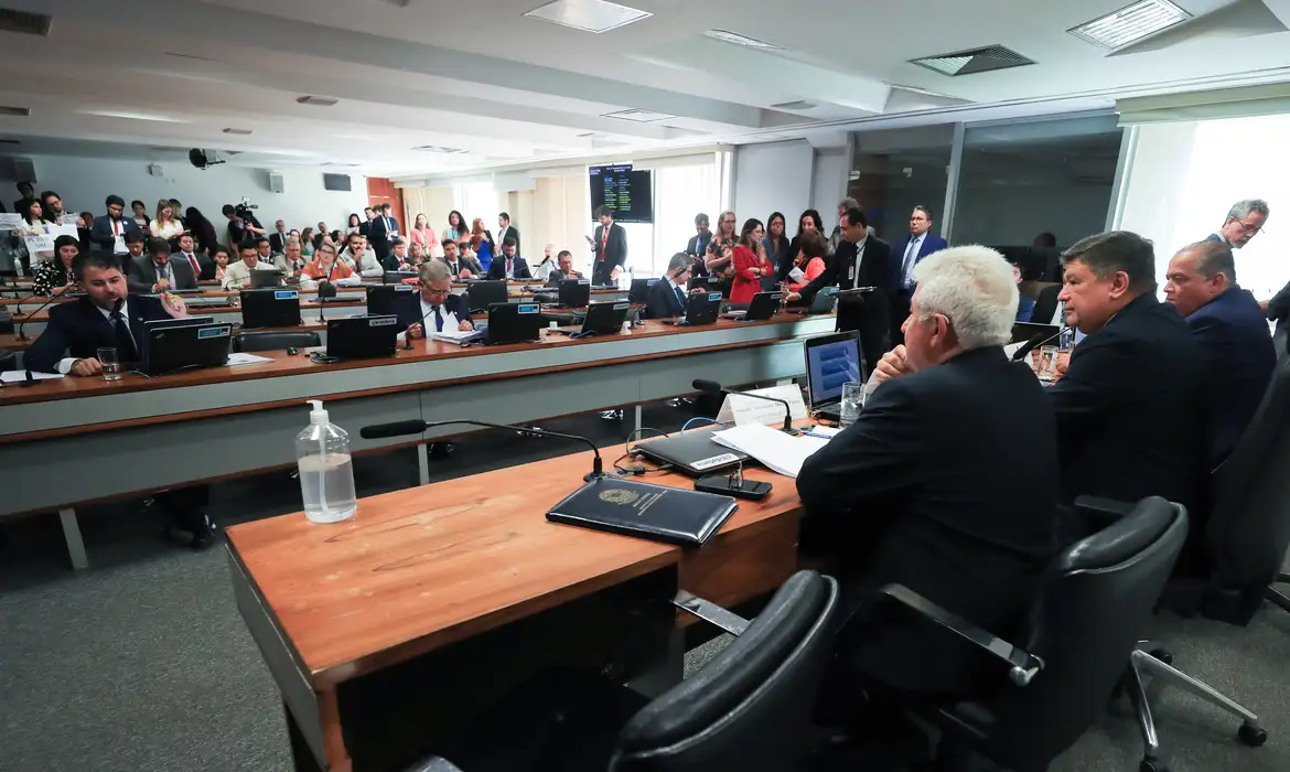 Brasília (DF) 09/07/2024  Reunião da Comissão Temporária Interna do Senado que analisa o projeto de lei (PL 2.338/2023) que regula o uso da inteligência artificial no Brasil.Relator, senador Eduardo Gomes (PL-TO).Foto Lula Marques/ Agência Brasil