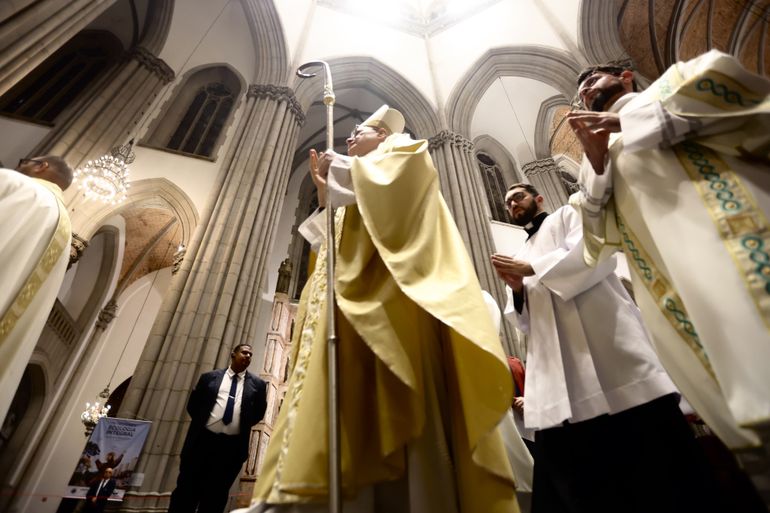 São Paulo (SP) 17/04/2025 - Na semana de Páscoa, Missa da Eucaristia e Lava-pés na Catedral Metropolitana - Catedral da Sé, com o  Cardeal Dom Odilo Scherer. Foto: Paulo Pinto/Agencia Brasil