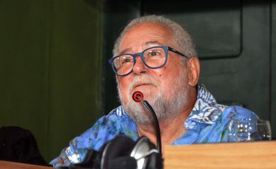 Salvador (BA) - Poeta José Carlos Capinan recebe Medalha do Mérito Cultural na Câmara Municipal de Salvador. Foto: Waldemiro Lopes/CMS