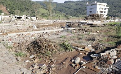 Muçum (RS), 22/06/2024 - Edifício destruído após enchente que atingiu toda a região. Foto: Bruno Peres/Agência Brasil