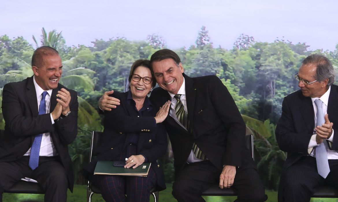 Os ministros da Casa Civil, Onyx Lorenzoni, da Agricultura,Tereza Cristina,  o presidente Jair Bolsonaro, e o ministro da Economia, Paulo Guedes  durante lançamento do Plano AgroNordeste