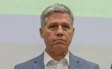 Brasília (DF) 20/09/2023 – O ministro Paulo Teixeira, durante lançamento do programa Quintais Produtivos das Mulheres Rurais. A iniciativa, que prevê 90 mil quintais produtivos estruturados no país até 2026, foi criada pelo presidente Lula em resposta às reivindicações da Marcha das Margaridas
Foto: Valter Campanato/Agência Brasil