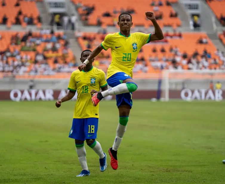 Estêvão marca o primeiro da goleada do Brasil sobre Nova Caledônia por 9 a 0 - segunda rodada da Copa do Mundo Sub 17 - em 14/11/2023 