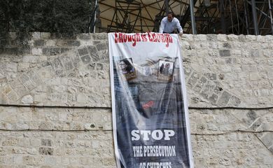Líderes cristãos anunciaram o fechamento da igreja até novo aviso, após uma disputa com o município de Jerusalém sobre questões fiscais 