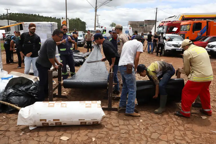 Paraná 08/11/2025 - Ciclone extratropical causa destruição no Paraná; 60 mil casas estão sem energia. Foto: