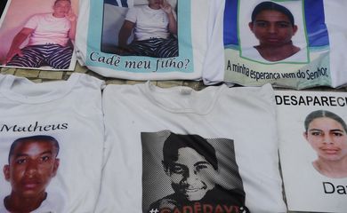 Mães e pais denunciam à Anistia Internacional uma série de crimes de assassinato, sequestro e desaparecimento de jovens negros em Salvador e outras cidades no Estado da Bahia (Fernando Frazão/Agência Brasil)