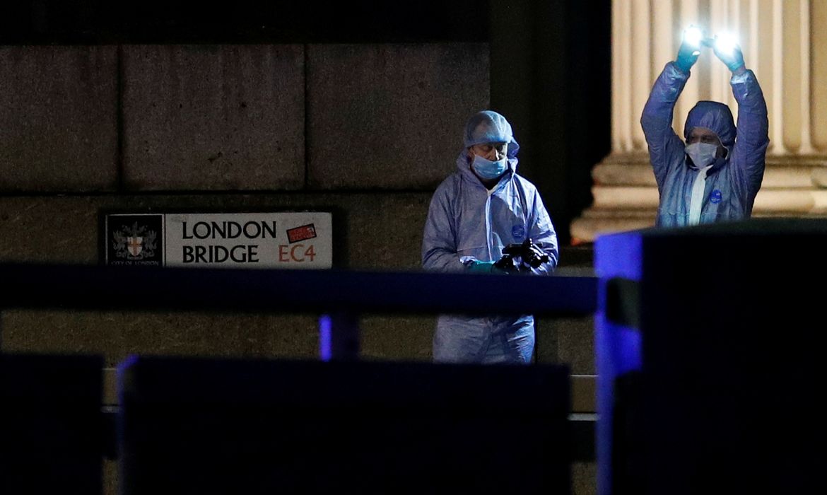 Forensics officers are seen near the site of an incident at London Bridge in London, Britain, November 29, 2019. REUTERS/Peter Nicholls     TPX IMAGES OF THE DAY