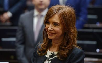 A ex-presidente Cristina Kirchner é eleita senadora na Argentina
