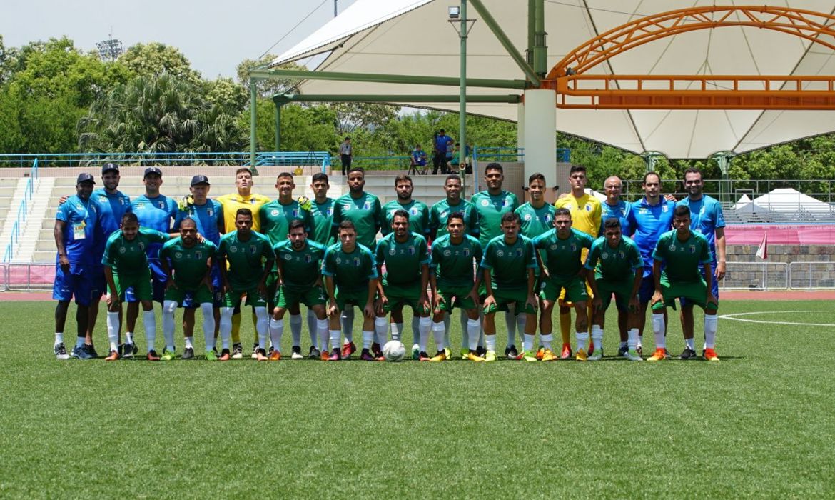 Seleção brasileira de futebol masculino já está em Taipei (Divulgação/Felipe Chargel/CBDU)