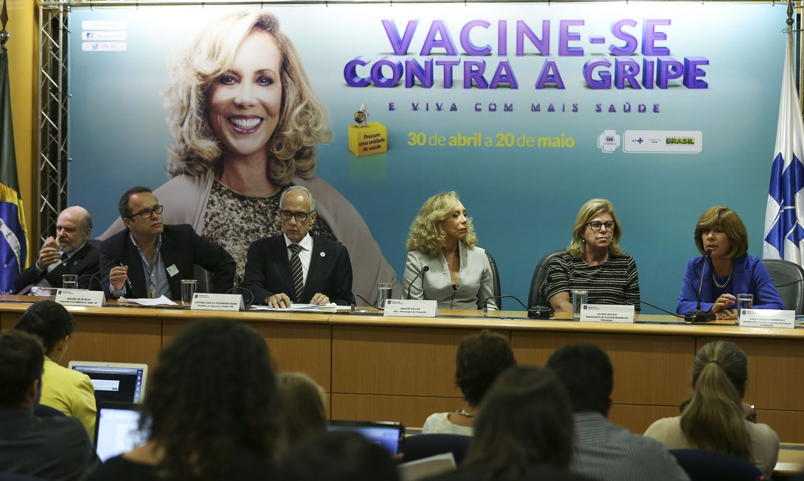 Brasília - Entrevista coletiva no Ministério da Saúde para anunciar o lançamento da campanha nacional de vacinação contra gripe  (Marcello Casal Jr/Agência Brasil)