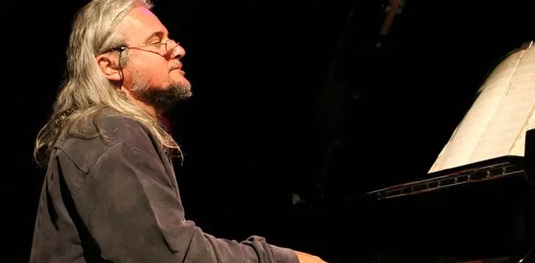 Rênio Quintas, regente e pianista
